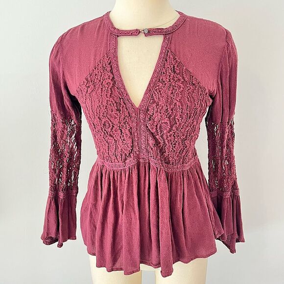 AE American Eagle Burgundy Lace Bell Sleeve Blouse Size Medium - Picture 1 of 6